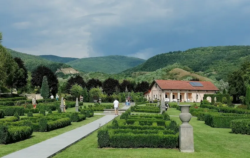 I Giardini di Zoe, Mica Italia din Banpotoc, obiective turistice Hunedoara