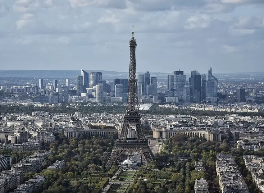 Eiffel Tower - obiective turistice din Paris