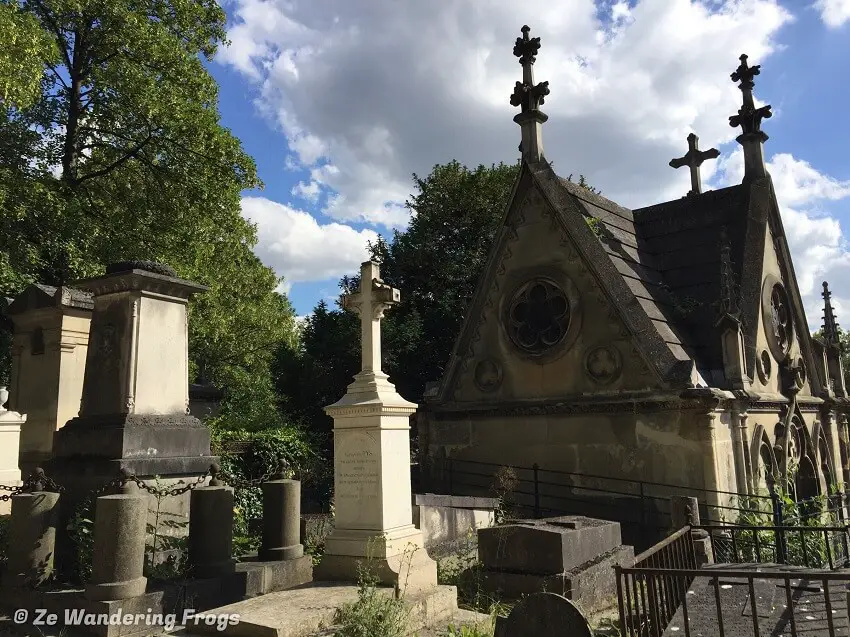 Pere Lachaise Cemetery - obiective turistice din Paris