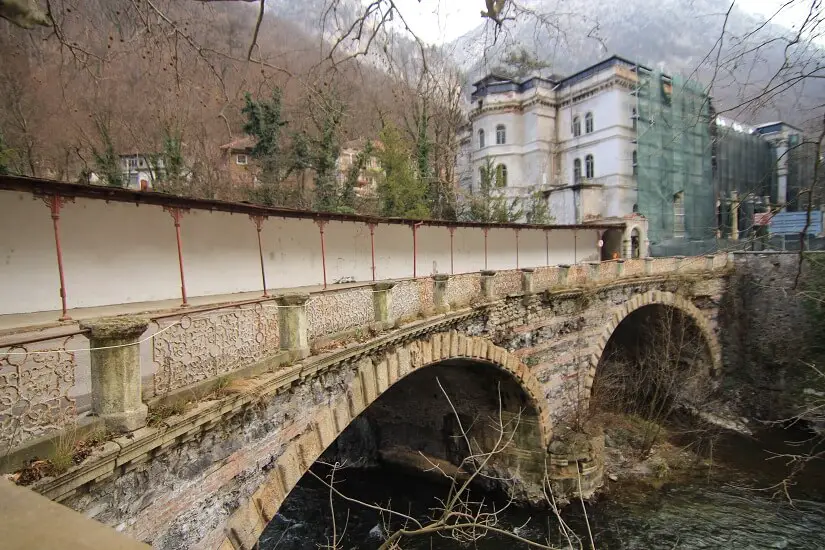Podul de piatră din Băile Herculane