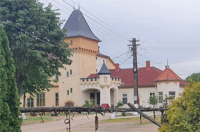 Castelul Purgly din Sofronea, obiective turistice din judetul Arad