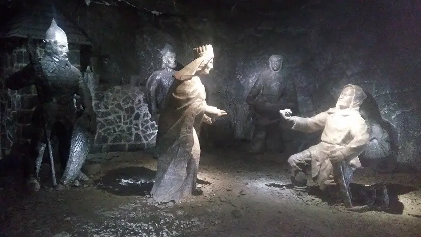 Sculpturi în sare în minele Wieliczka, motive să vizitezi Polonia