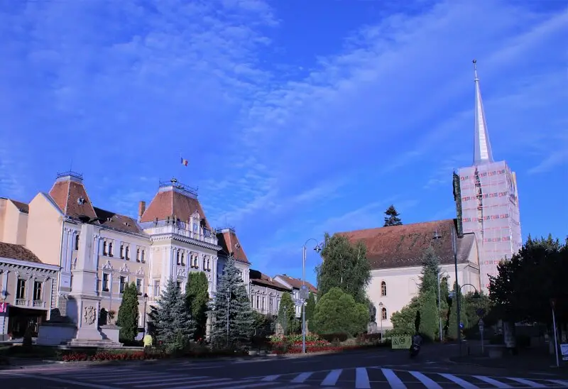 Piata Primariei - obiective turistice Odorheiu Secuiesc