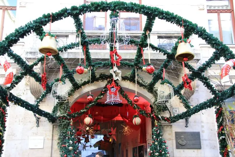 Goszdu-Udvar Passage in Budapest decorated for Christmas