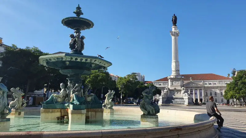Praca Rossio - obiective turistice și lucruri de facut in Lisabona