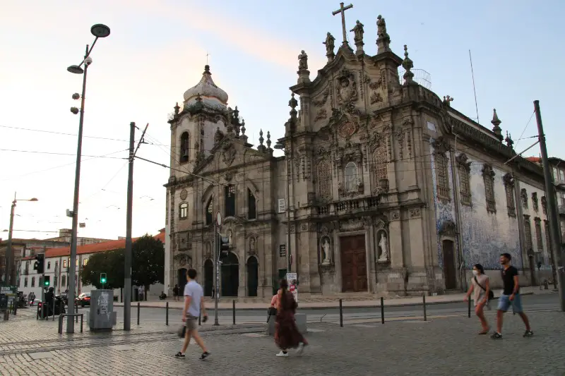 Twin churches in Porto - Igreja do Carmo 