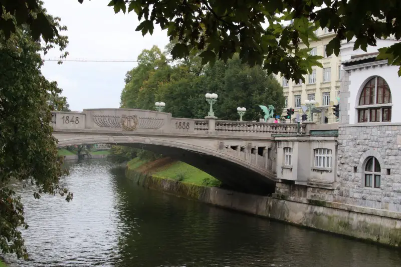 Dragon Brige - best things to do and see in Ljubljana