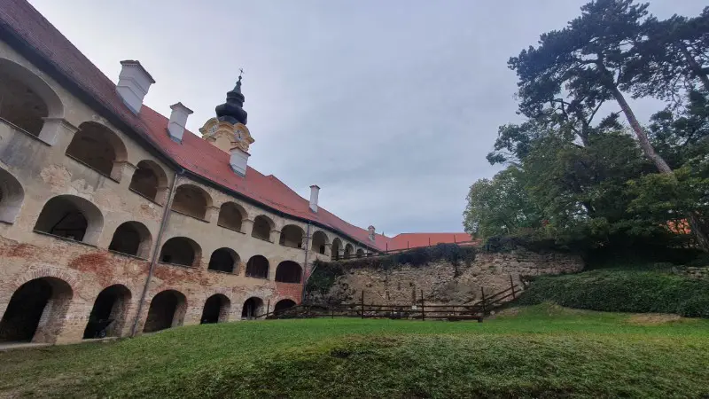 Gorisko Castle - locuri frumoase de vizitat in Slovenia