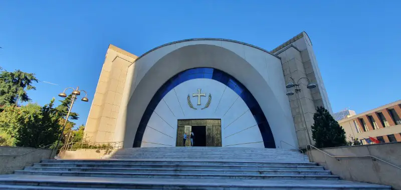 Catedrala Ortodoxă - lucruri de făcut în Tirana, Albania