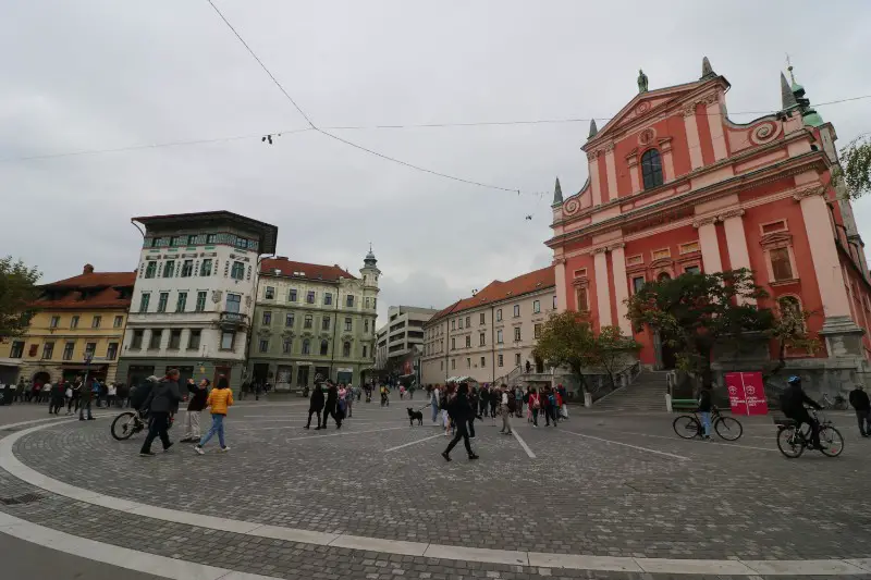 Presernov Square in Ljubljana - locuri frumoase de vizitat in Slovenia